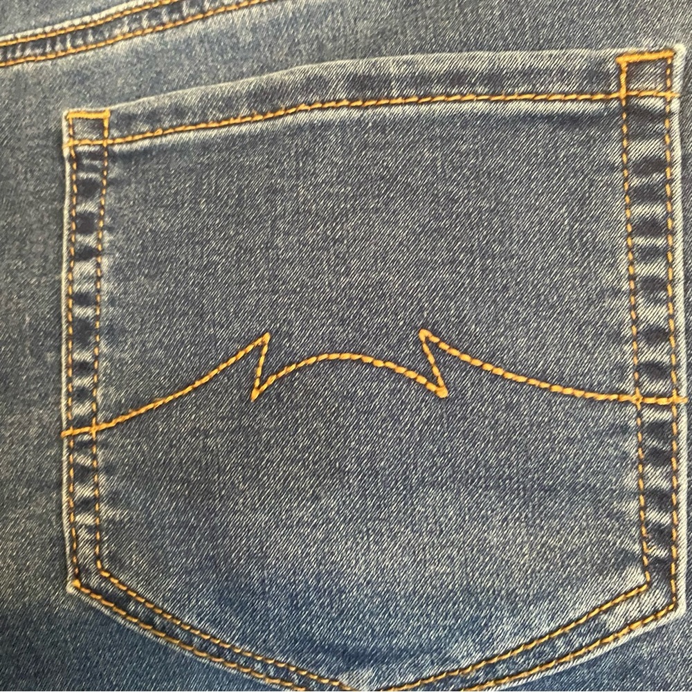 Parasuco denim shorts. 8” inseam preloved good condition. Ladies size 14. - Picture 4 of 8